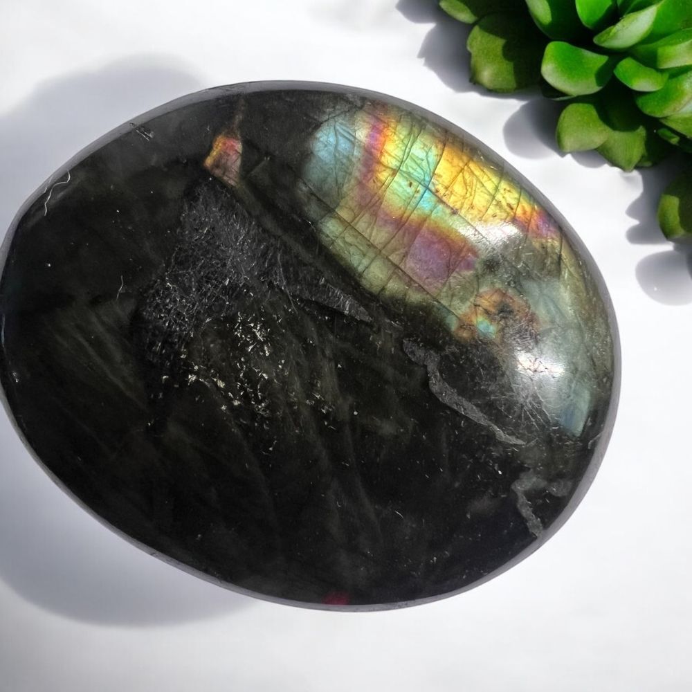 Labradorite Crystal Palmstone‎